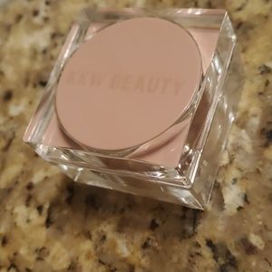 KKW BEAUTY BRIGHTENING POWDER